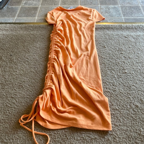 Dress - Picture 5 of 6